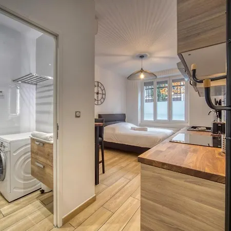 Le Felix 2, Entierement Equipe Et Amenage Pour Accueillir Confortablement 2 Personnes, Proche De La Gare De Sur L'avenue Felix Viallet Apartment